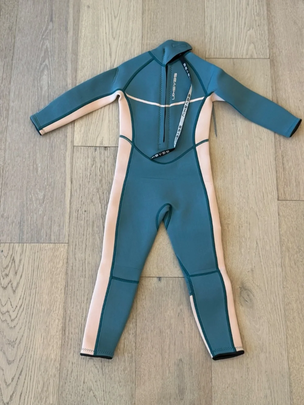 NWOT Seaskin Girls 3mm Neoprene Back Zip Wetsuit | Blue Koi | Size 4